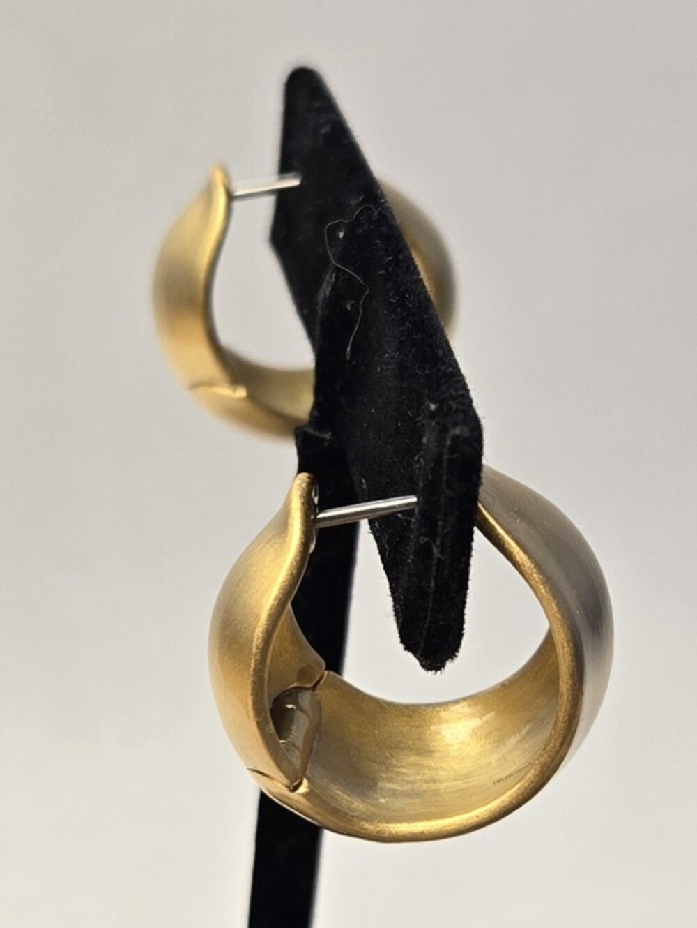 Dean Davidson Flow Huggie Hoop Earrings - Picture 5 of 11